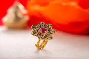 Antique Gold Ring with stone