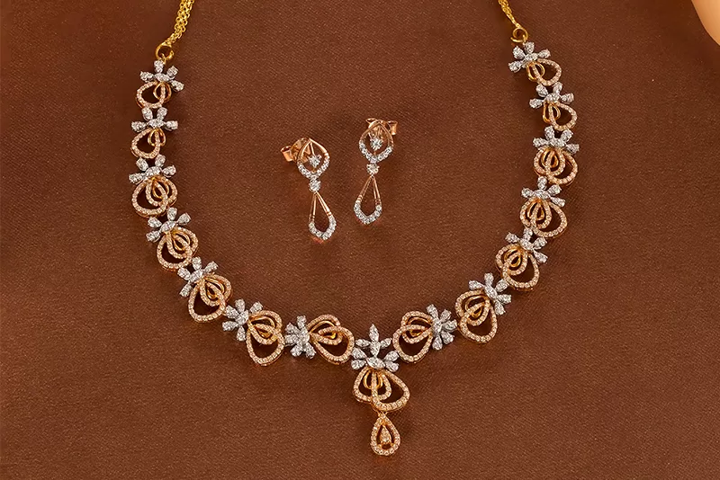 Daily wear diamond necklace